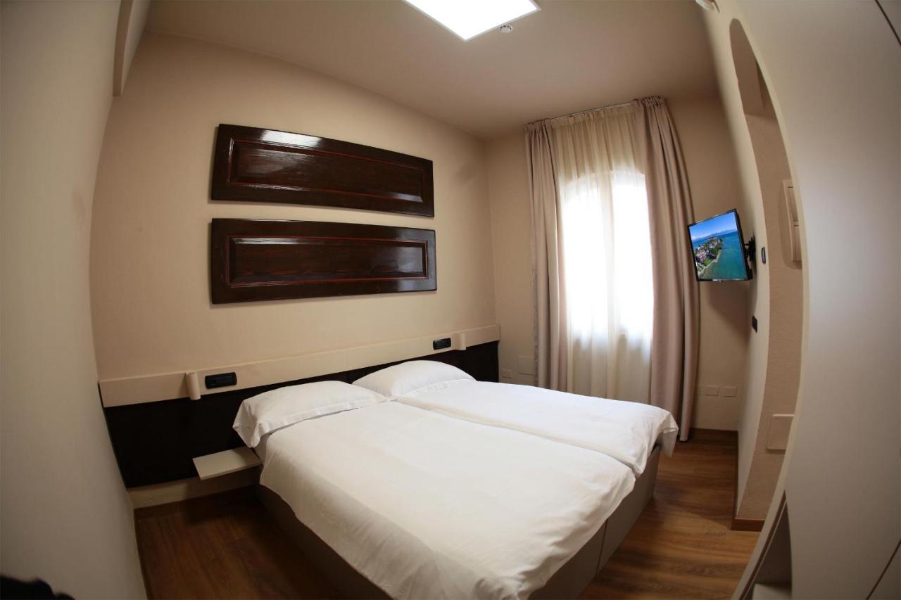 Smeraldo Dip Villa Canneto Sirmione Eksteriør billede